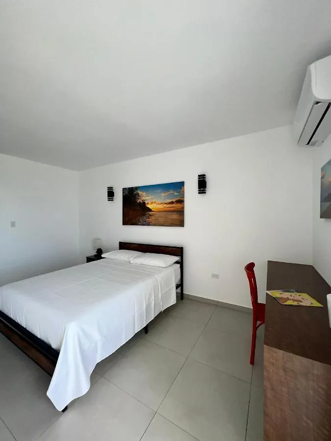 Red Flamboyan Guesthouse And Restaurant Rincon